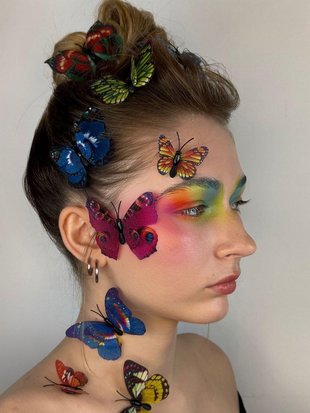 Trucco creativo con farfalle